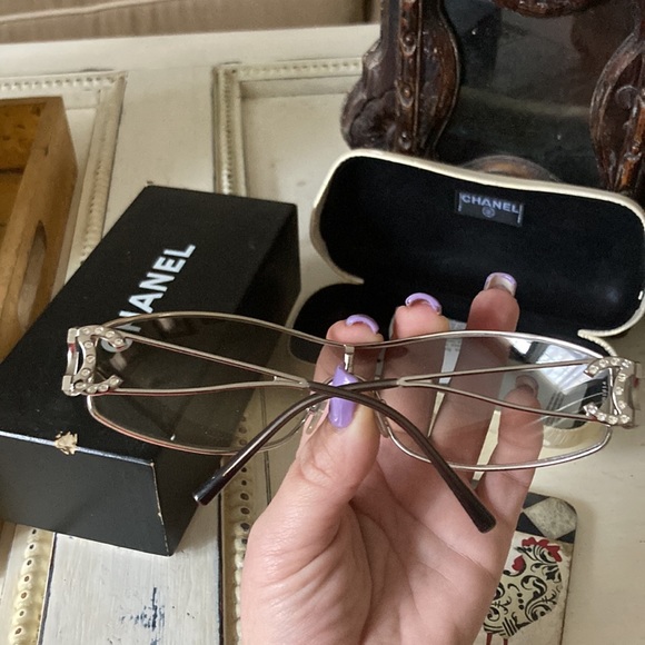 SOLD!SOLD! SOLD!🙂Chanel Rhinestone Sunglasses w/case and box - Picture 3 of 11